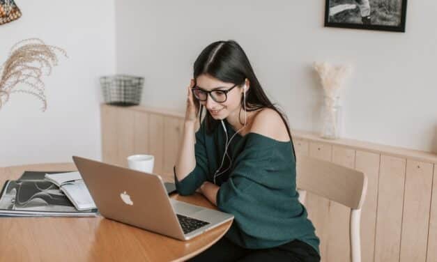 Online College vs. Traditional: What’s Best For Me?